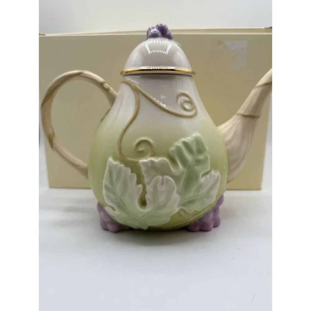 Lenox Teatime Pear-Fection Pear & Grapes Teapot 799737 w/ Box 7.5